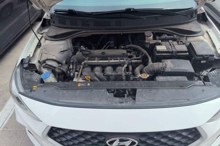 Used Hyundai Celesta 2018 1.6L Automatic GL Enjoyment Edition China VI compliant Engine Bay Right