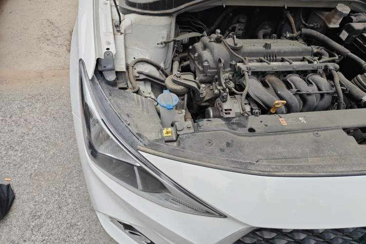 Used Hyundai Celesta 2018 1.6L Automatic GL Enjoyment Edition China VI compliant Engine Bay Right