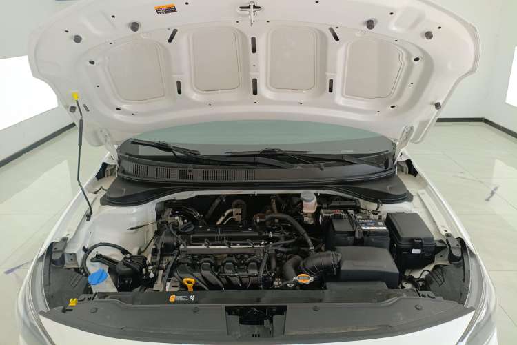 Used Hyundai Celesta 2018 1.6L Automatic GL Enjoyment Edition China VI compliant Engine Bay