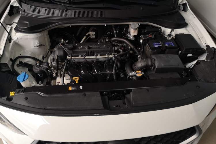 Used Hyundai Celesta 2018 1.6L Automatic GL Enjoyment Edition China VI compliant Engine Bay