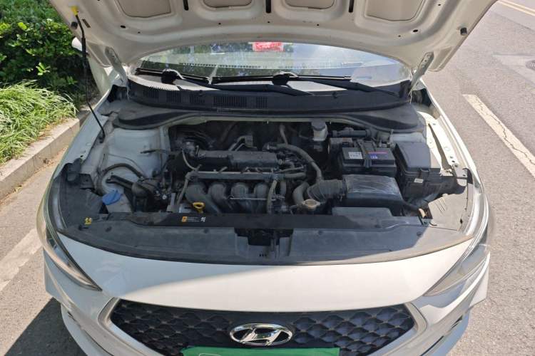 Used Hyundai Celesta 2018 1.6L Automatic GL Enjoyment Edition China VI compliant Engine Bay