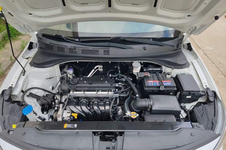 Used Hyundai Celesta 2018 1.6L Automatic GL Enjoyment Edition China VI compliant Engine Bay