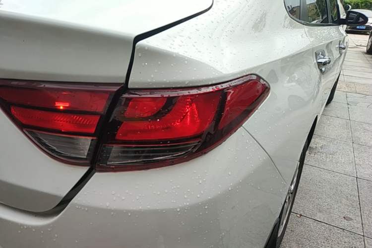 Used Hyundai Celesta 2018 1.6L Automatic GL Enjoyment Edition China VI compliant Exterior 3