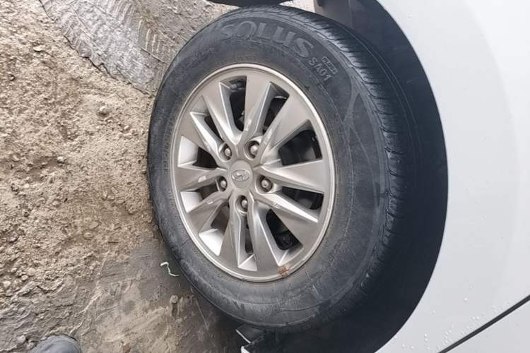 Used Hyundai Celesta 2018 1.6L Automatic GL Enjoyment Version China V Standard Exterior 3
