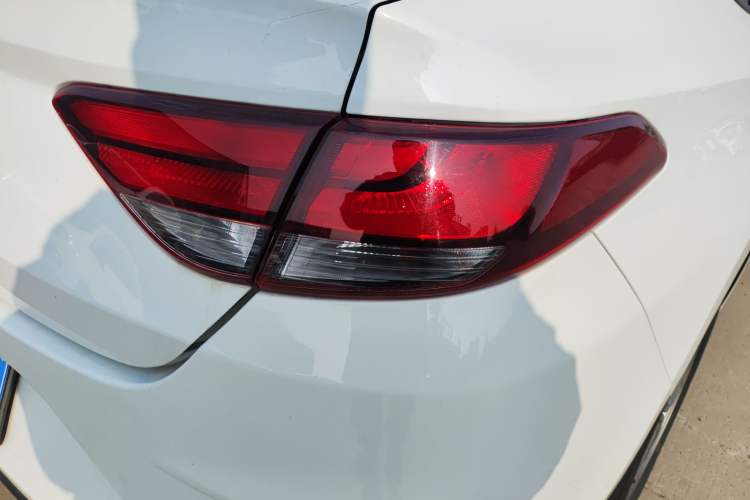 Used Hyundai Celesta 2018 1.6L Automatic GL Enjoyment Version China V Standard Exterior 3