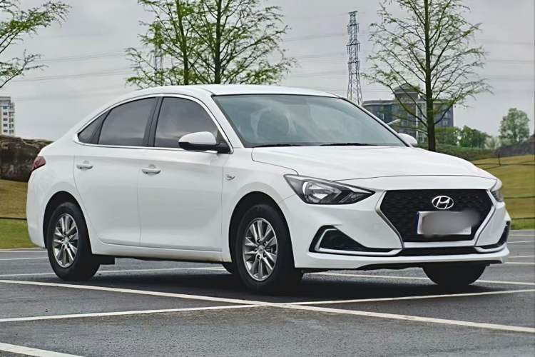 Used Hyundai Celesta 2018 1.6L Automatic GL Enjoyment Edition China VI compliant Exterior 3