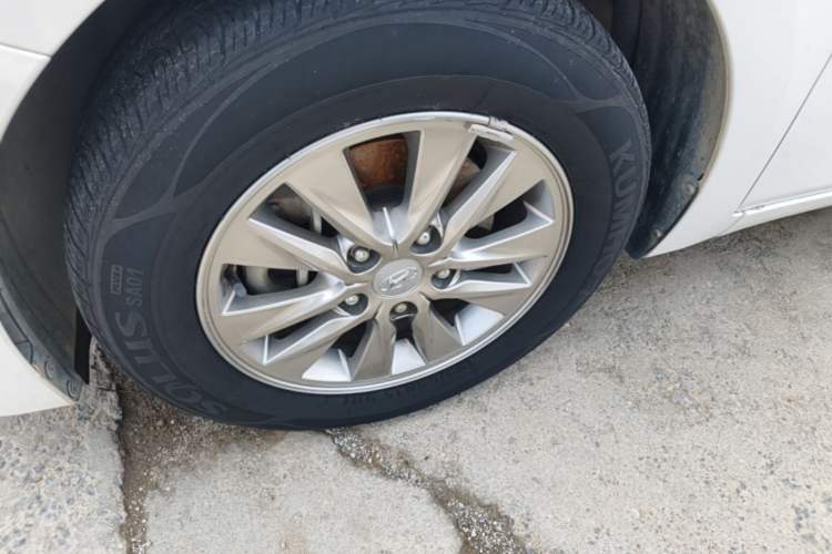 Used Hyundai Celesta 2018 1.6L Automatic GL Enjoyment Edition China VI compliant Exterior 4