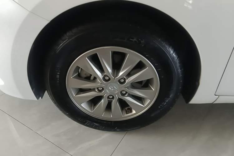 Used Hyundai Celesta 2018 1.6L Automatic GL Enjoyment Edition China VI compliant Exterior 4