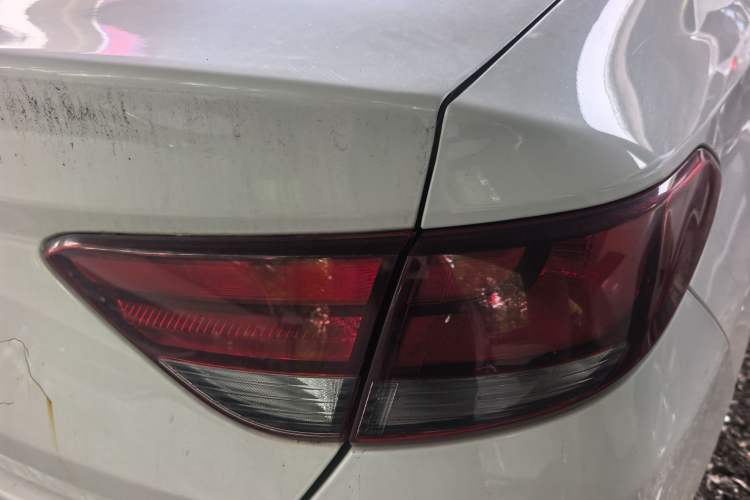 Used Hyundai Celesta 2018 1.6L Automatic GL Enjoyment Version China V Standard Exterior 5