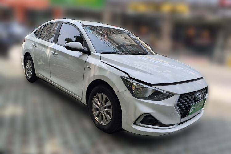 Used Hyundai Celesta 2018 1.6L Automatic GL Enjoyment Edition China VI compliant Front Right 45 Deg