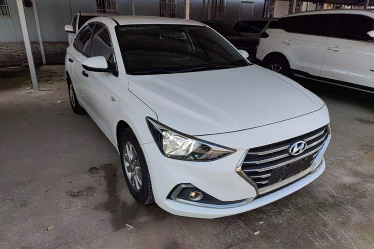Used Hyundai Celesta 2018 1.6L Automatic GL Enjoyment Version China V Standard Front Right 45 Deg