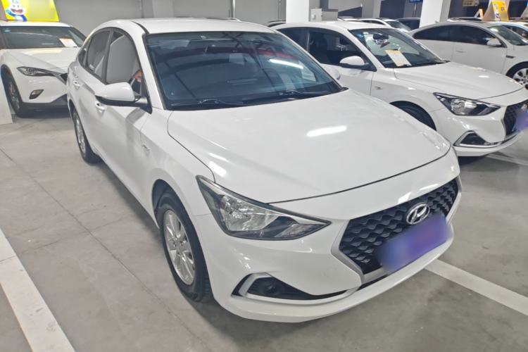 Used Hyundai Celesta 2018 1.6L Automatic GL Enjoyment Edition China VI compliant Front Right 45 Deg
