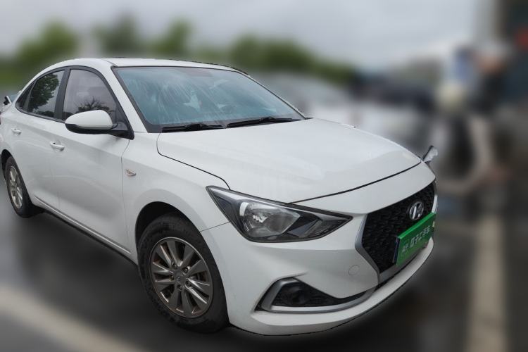 Used Hyundai Celesta 2018 1.6L Automatic GL Enjoyment Edition China VI compliant Front Right 45 Deg