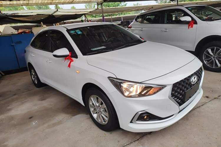 Used Hyundai Celesta 2018 1.6L Automatic GL Enjoyment Edition China VI compliant Front Right 45 Deg