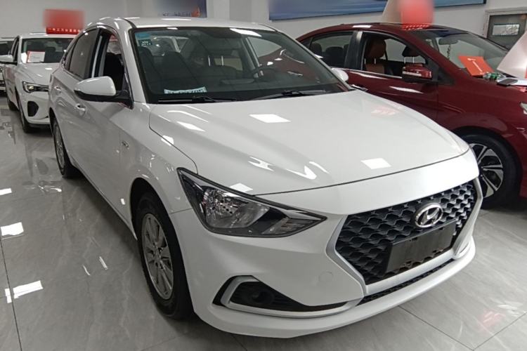 Used Hyundai Celesta 2018 1.6L Automatic GL Enjoyment Edition China VI compliant Front Right 45 Deg