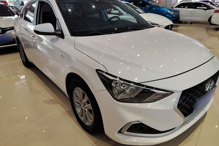 Used Hyundai Celesta 2018 1.6L Automatic GL Enjoyment Edition China VI compliant Front Right 45 Deg