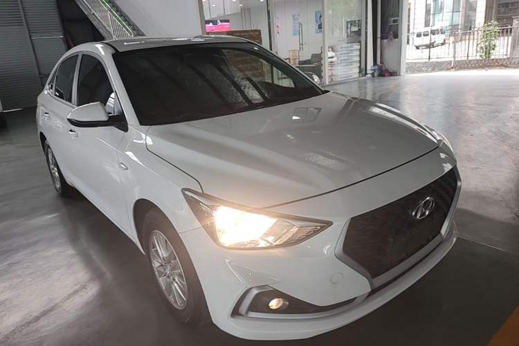 Used Hyundai Celesta 2018 1.6L Automatic GL Enjoyment Version China V Standard Front Right 45 Deg