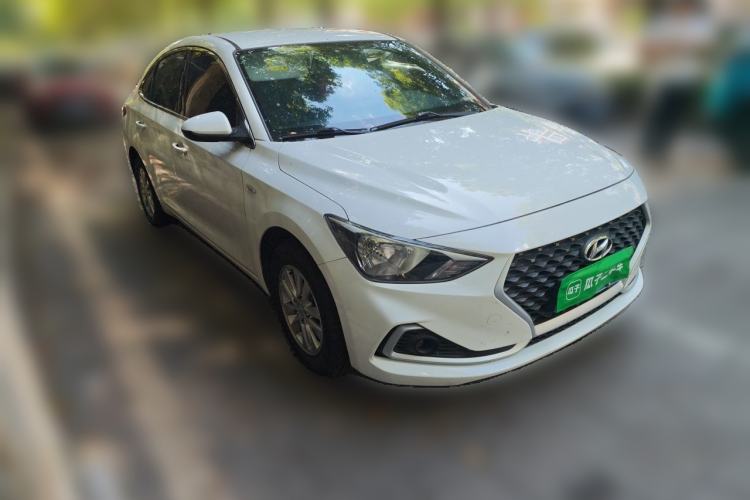 Used Hyundai Celesta 2018 1.6L Automatic GL Enjoyment Edition China VI compliant Front Right 45 Deg