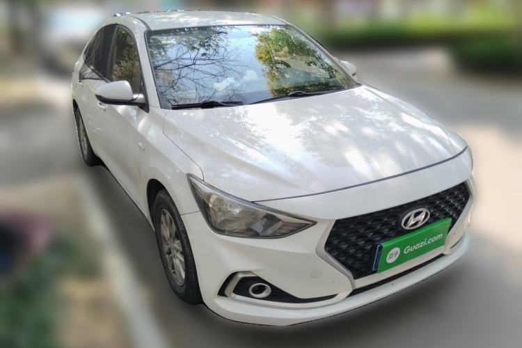 Used Hyundai Celesta 2018 1.6L Automatic GL Enjoyment Edition China VI compliant Front Right 45 Deg