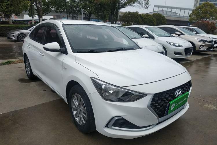 Used Hyundai Celesta 2018 1.6L Automatic GL Enjoyment Edition China VI compliant Front Right 45 Deg