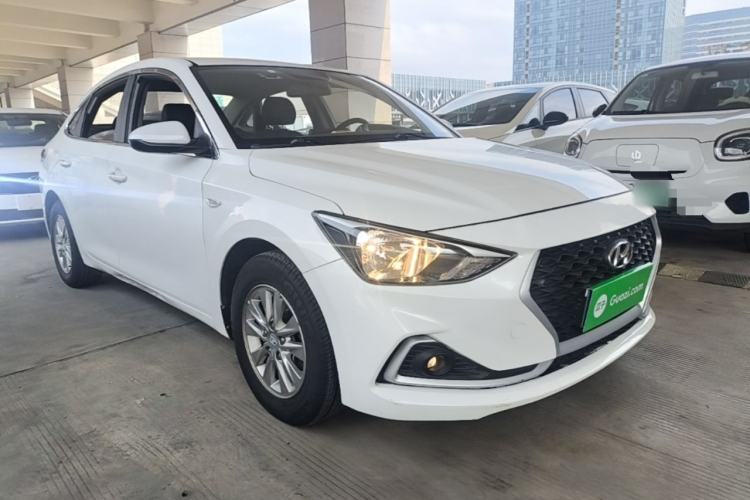 Used Hyundai Celesta 2018 1.6L Automatic GL Enjoyment Edition China VI compliant Front Right 45 Deg