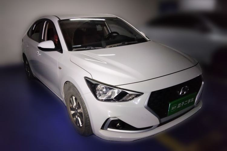 Used Hyundai Celesta 2018 1.6L Automatic GL Enjoyment Edition China VI compliant Front Right 45 Deg