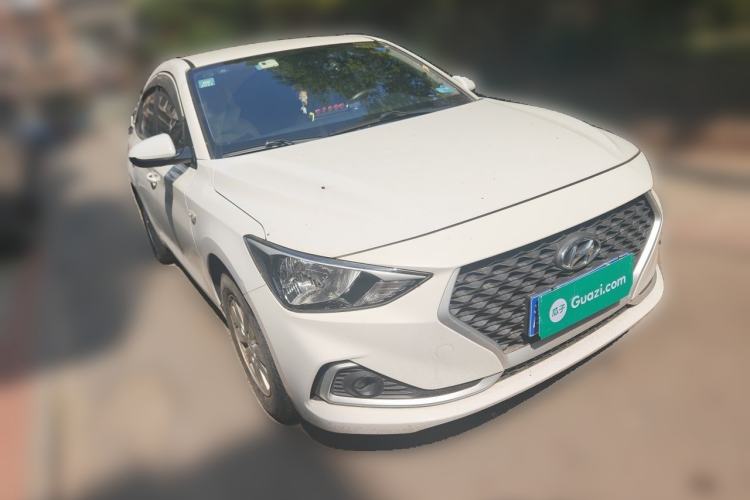 Used Hyundai Celesta 2018 1.6L Automatic GL Enjoyment Edition China VI compliant Front Right 45 Deg