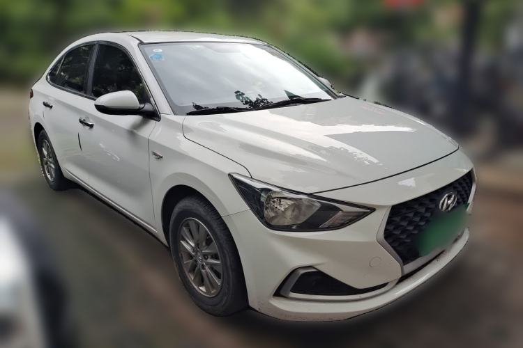 Used Hyundai Celesta 2018 1.6L Automatic GL Enjoyment Edition China VI compliant Front Right 45 Deg