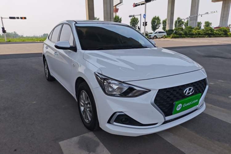 Used Hyundai Celesta 2018 1.6L Automatic GL Enjoyment Edition China VI compliant Front Right 45 Deg