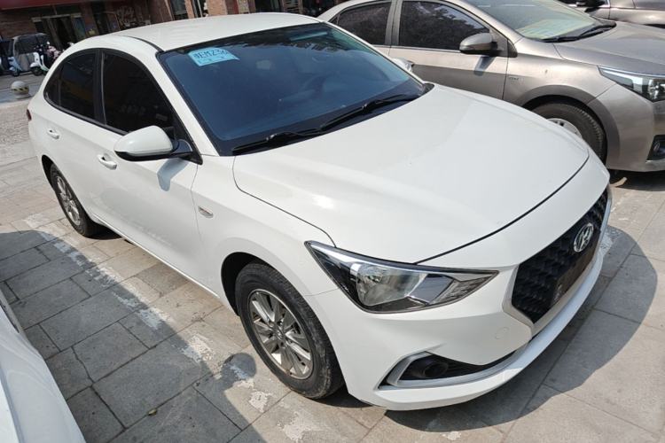 Used Hyundai Celesta 2018 1.6L Automatic GL Enjoyment Edition China VI compliant Front Right 45 Deg