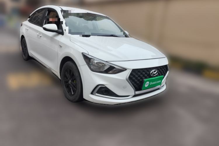 Used Hyundai Celesta 2018 1.6L Automatic GL Enjoyment Edition China VI compliant Front Right 45 Deg