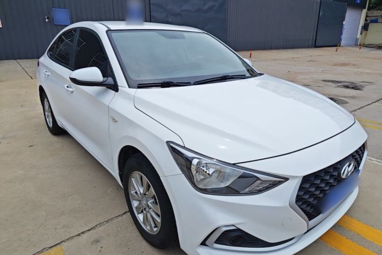 Used Hyundai Celesta 2018 1.6L Automatic GL Enjoyment Edition China VI compliant Front Right 45 Deg