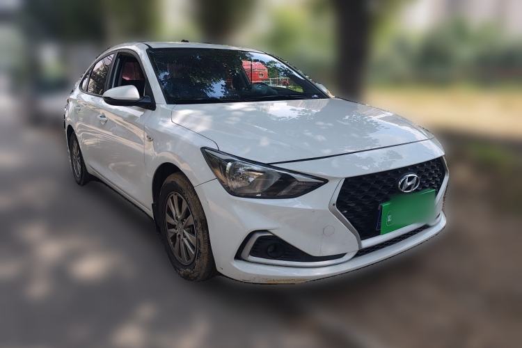 Used Hyundai Celesta 2018 1.6L Automatic GL Enjoyment Version China V Standard Front Right 45 Deg