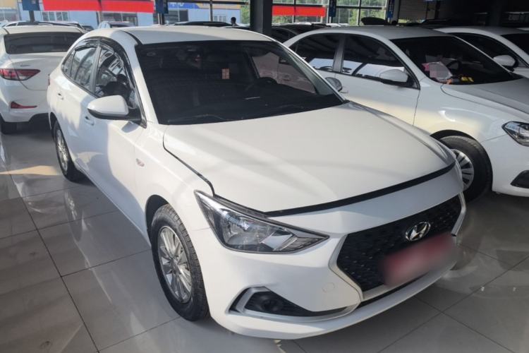 Used Hyundai Celesta 2018 1.6L Automatic GL Enjoyment Edition China VI compliant Front Right 45 Deg