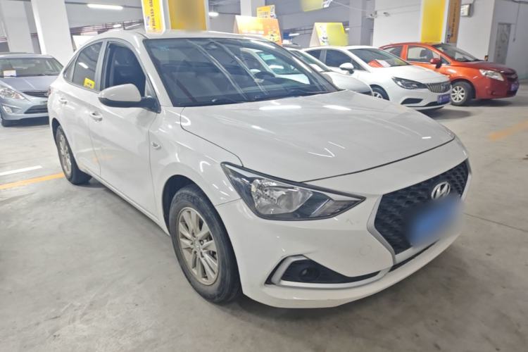 Used Hyundai Celesta 2018 1.6L Automatic GL Enjoyment Edition China VI compliant Front Right 45 Deg