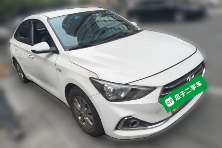 Used Hyundai Celesta 2018 1.6L Automatic GL Enjoyment Edition China VI compliant Front Right 45 Deg