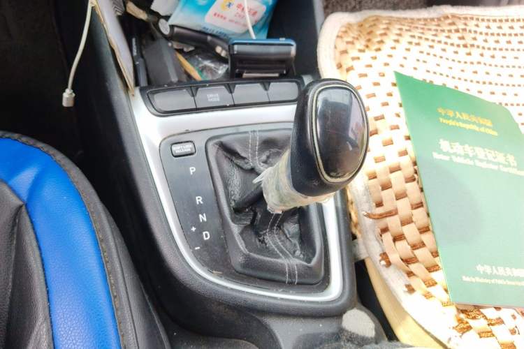 Used Hyundai Celesta 2018 1.6L Automatic GL Enjoyment Edition China VI compliant Gear Lever