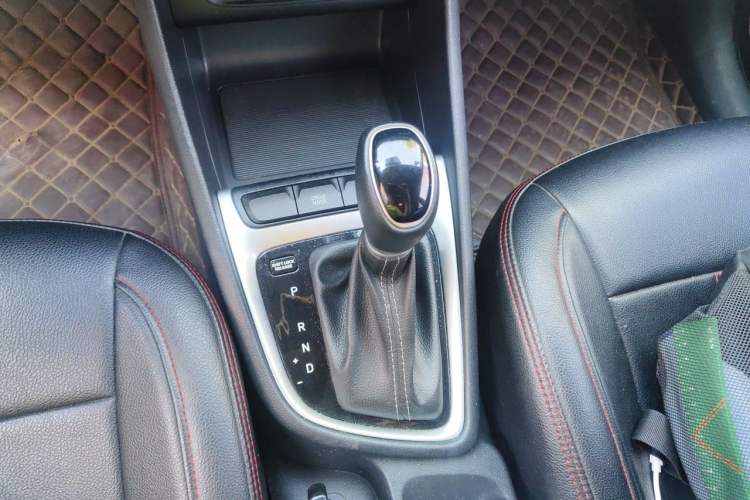 Used Hyundai Celesta 2018 1.6L Automatic GL Enjoyment Version China V Standard Gear Lever