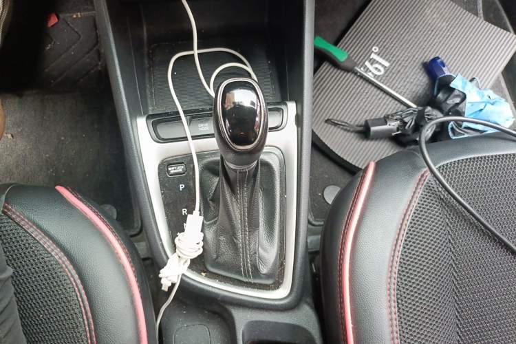 Used Hyundai Celesta 2018 1.6L Automatic GL Enjoyment Version China V Standard Gear Lever