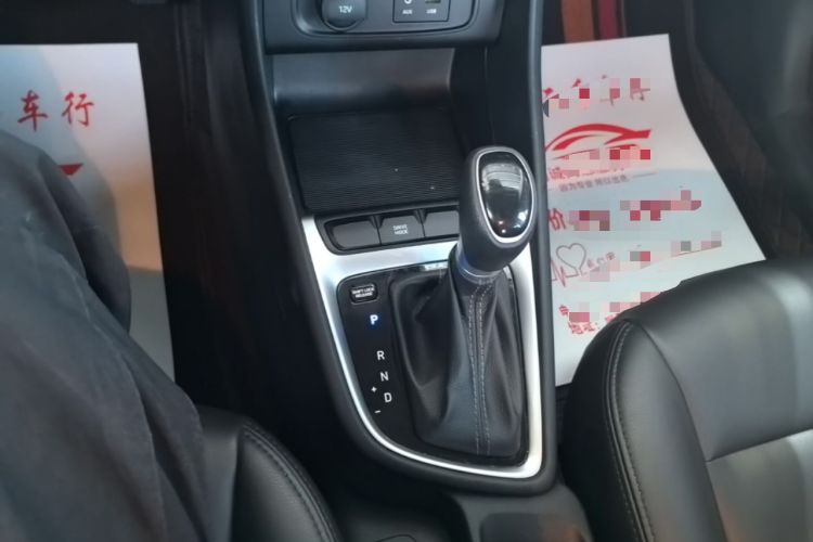 Used Hyundai Celesta 2018 1.6L Automatic GL Enjoyment Edition China VI compliant Gear Lever