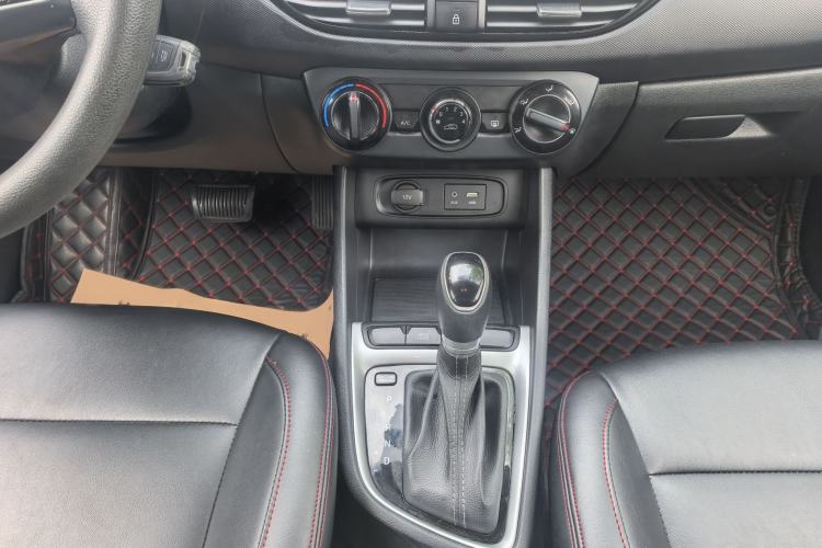 Used Hyundai Celesta 2018 1.6L Automatic GL Enjoyment Version China V Standard Gear Lever