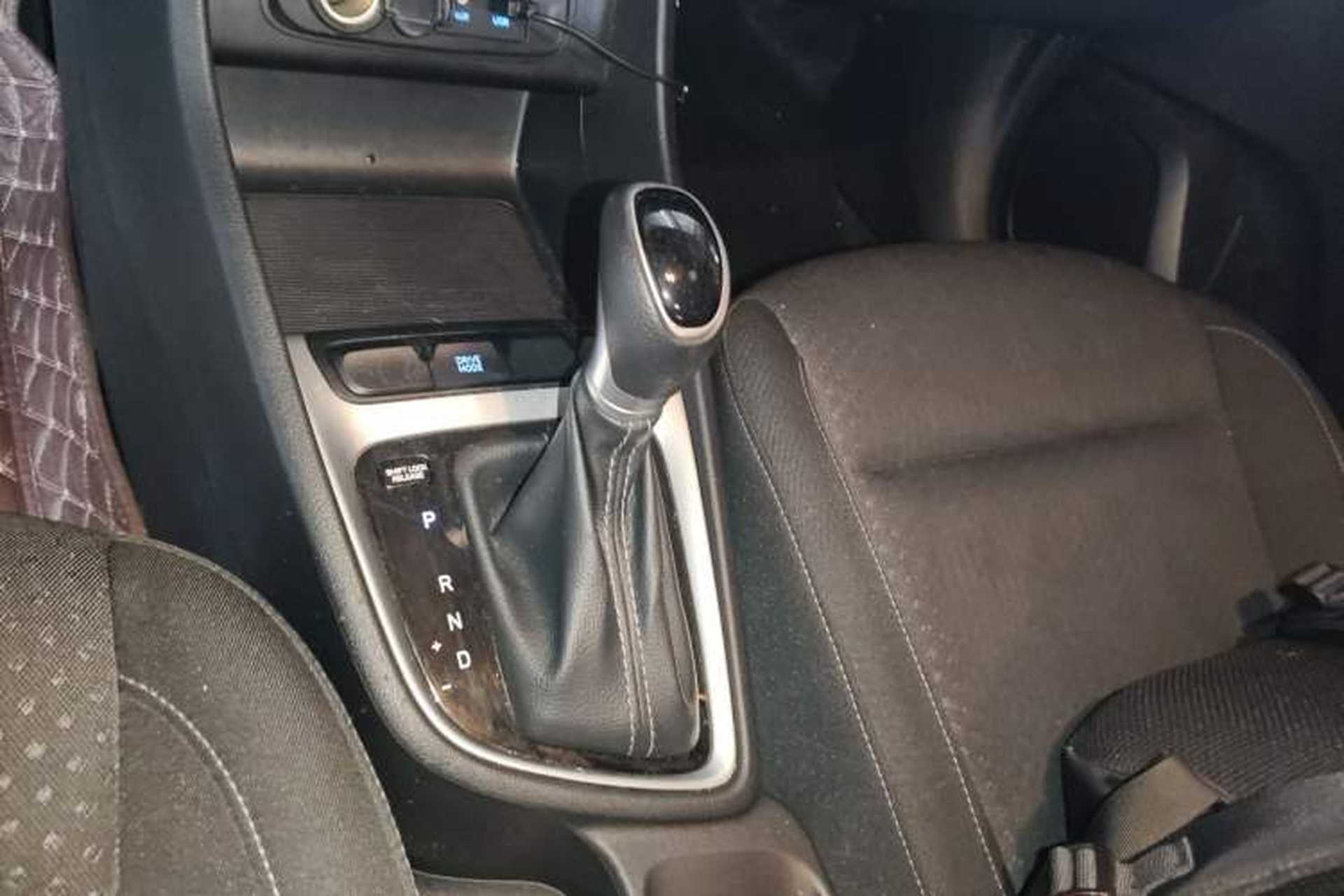 Used Hyundai Celesta 2018 1.6L Automatic GL Enjoyment Version China V Standard Gear Lever