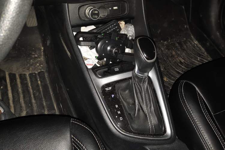 Used Hyundai Celesta 2018 1.6L Automatic GL Enjoyment Version China V Standard Gear Lever