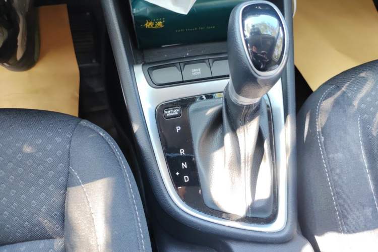 Used Hyundai Celesta 2018 1.6L Automatic GL Enjoyment Version China V Standard Gear Lever