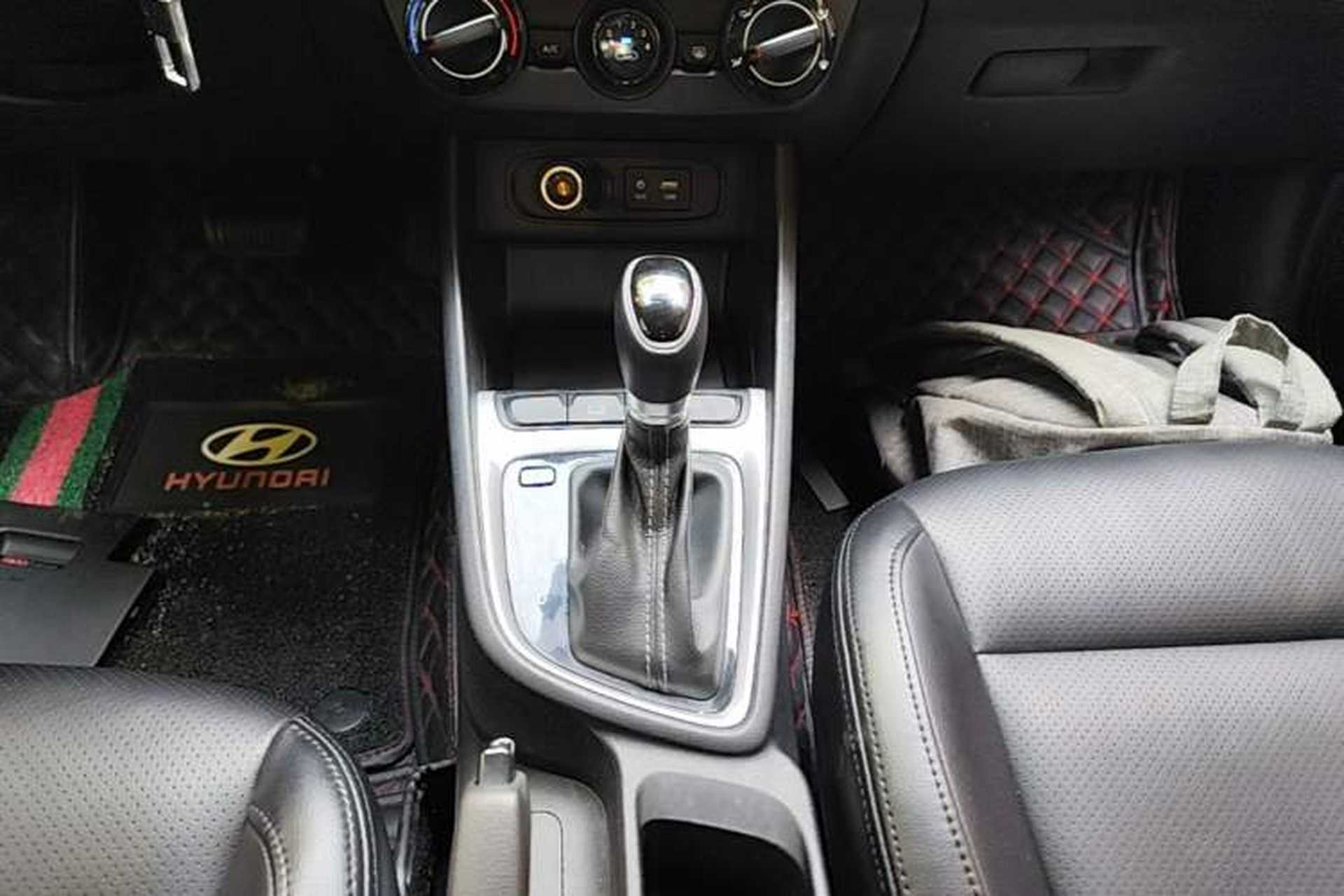 Used Hyundai Celesta 2018 1.6L Automatic GL Enjoyment Version China V Standard Gear Lever