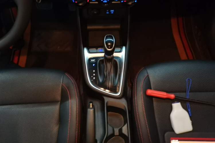 Used Hyundai Celesta 2018 1.6L Automatic GL Enjoyment Edition China VI compliant Gear Lever