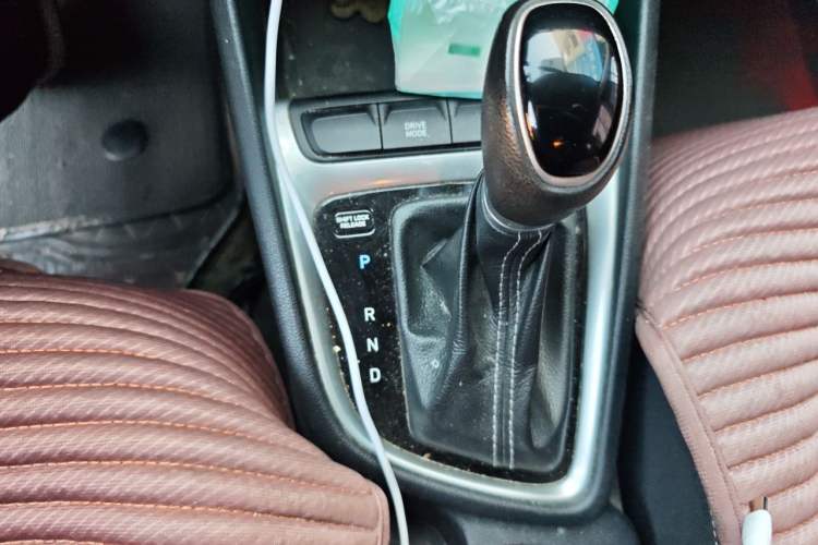Used Hyundai Celesta 2018 1.6L Automatic GL Enjoyment Version China V Standard Gear Lever