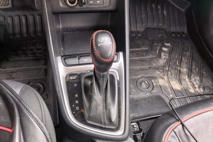 Used Hyundai Celesta 2018 1.6L Automatic GL Enjoyment Version China V Standard Gear Lever