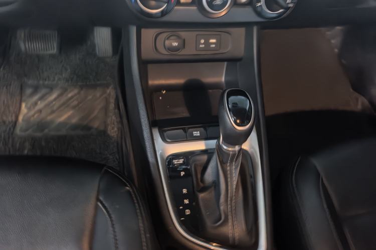 Used Hyundai Celesta 2018 1.6L Automatic GL Enjoyment Version China V Standard Gear Lever