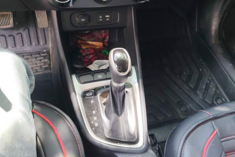 Used Hyundai Celesta 2018 1.6L Automatic GL Enjoyment Version China V Standard Gear Lever